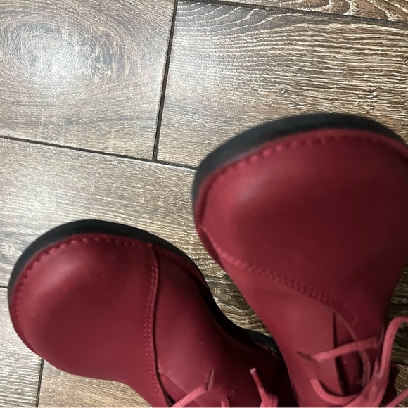 Loints of Holland Rosa lipstick red ankle bootie - Picture 7 of 15